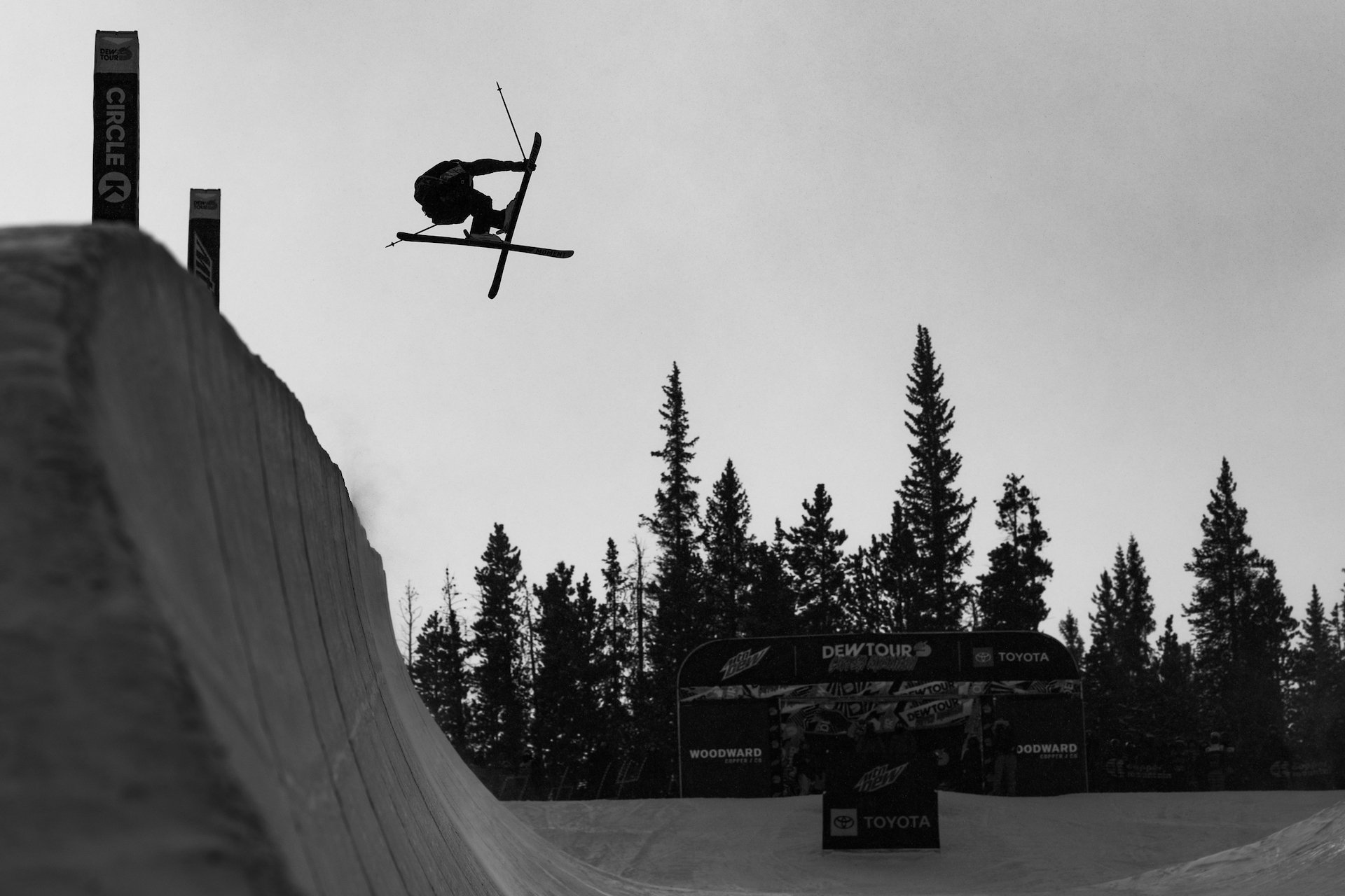 David Wise catching air in the Halfpipe.