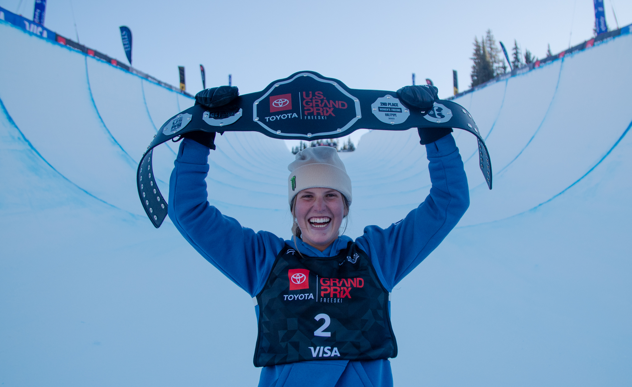 Hanna Faulhaber skiing