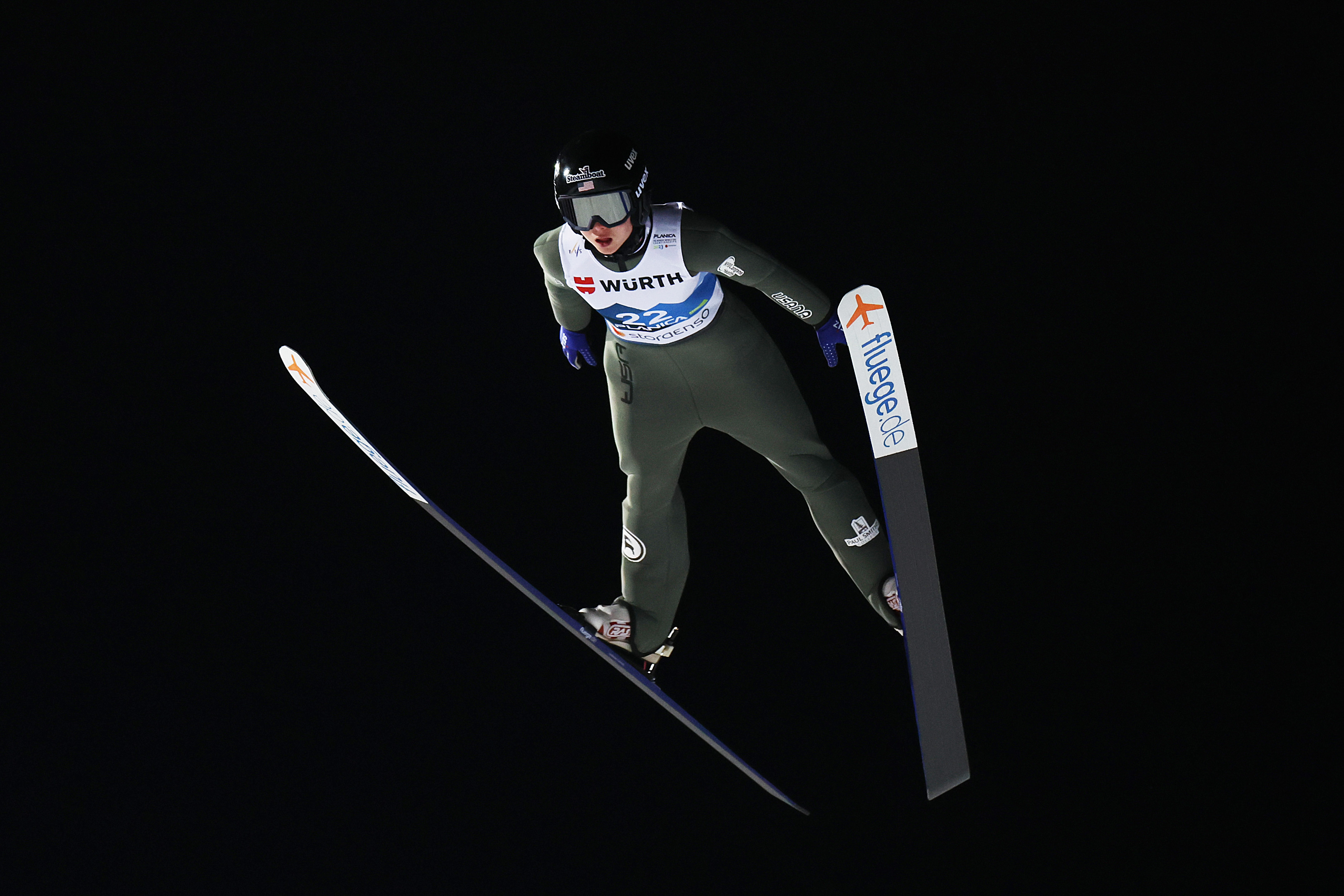 Annika Belshaw ski jumping