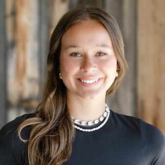 Annika Malacinski Head Shot