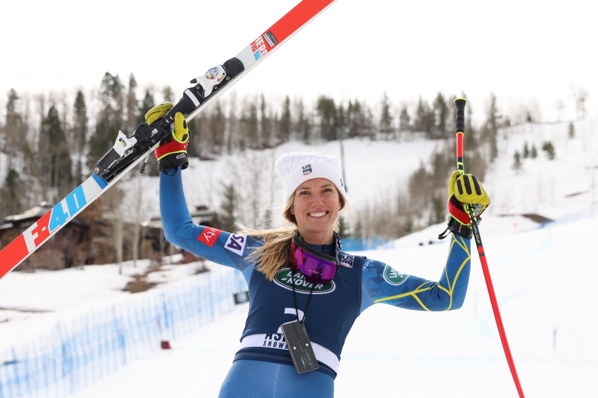 激レア　Goldwin GB ALPINE SKI TEAM レプリカモデル Goggia wins to lock up World Cup super-G title. Aicher further
